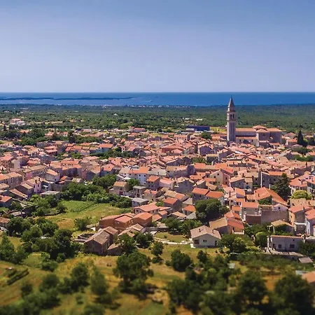 Beautiful In Vodnjan With Kitchen Holiday home *