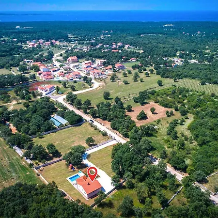 Beautiful In Vodnjan With Kitchen Holiday home Mednjan